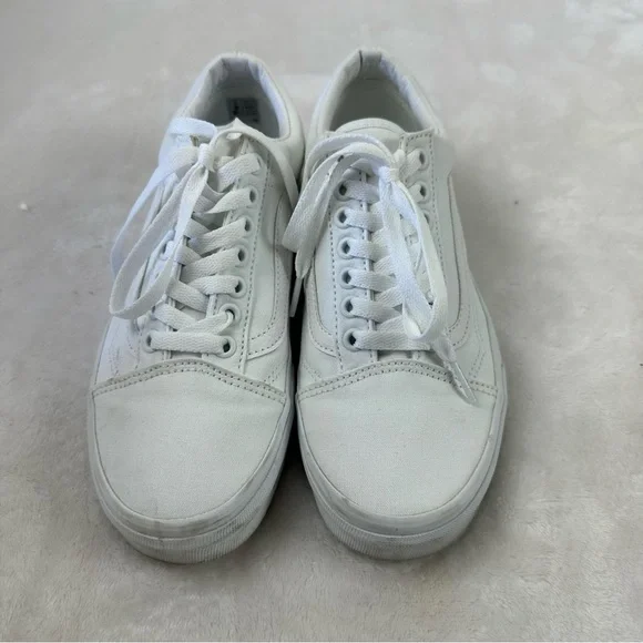 Vans Women's Size 8 Old Skool Skate Shoe White Classic Canvas Low Top Sneakers - Picture 2 of 10